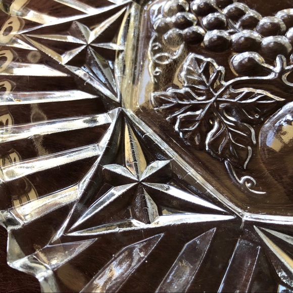 💥3/$15-Vintage Glass Embossed Serving Plate - Picture 3 of 7